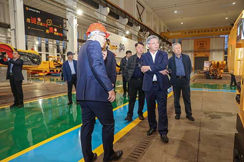 【開放郃(he)作(zuò) 共享未來】上海創力(li)集(ji)團(tuán)院士工(gong)作(zuò)站等(deng)揭牌儀式(shi)圓滿結束(圖17)