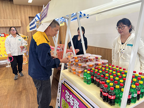  【喜迎食堂新(xin)篇章 共品(pin)舌尖幸福感】創力(li)集(ji)團(tuán)食堂運營(ying)模式(shi)升級暨開業活動(dòng)取得圓滿成(cheng)功(圖7)