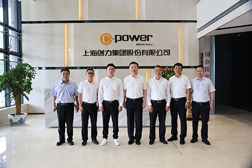 上海青浦區(qu)政協主(zhu)席曹衛東一(yi)行走(zou)訪上海創力(li)集(ji)團(tuán)考察指導(dao)(圖2)