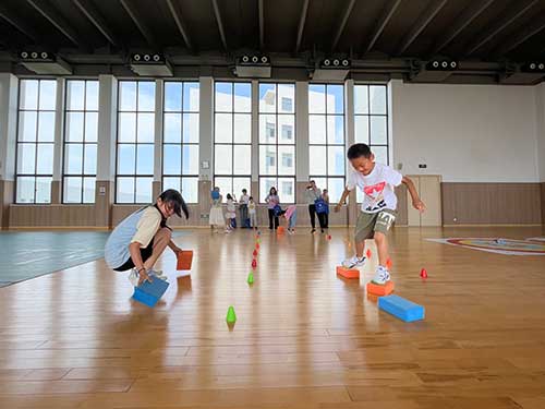 “缤紛童年(nian) 快樂六一(yi)”上海創力(li)集(ji)團(tuán)舉辦(bàn)親子(zi)活動(dòng)(圖2)